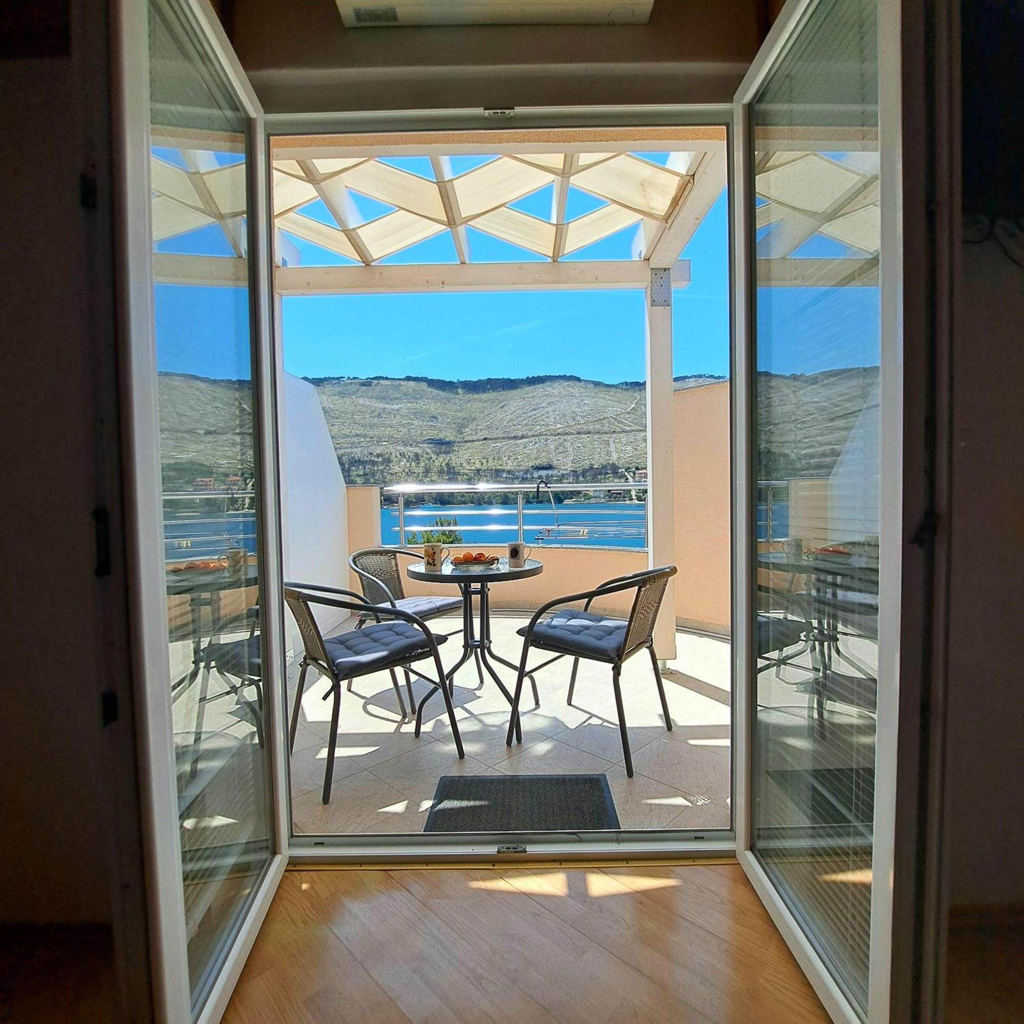 Open Sea Apartmani Grebastica Exterior photo